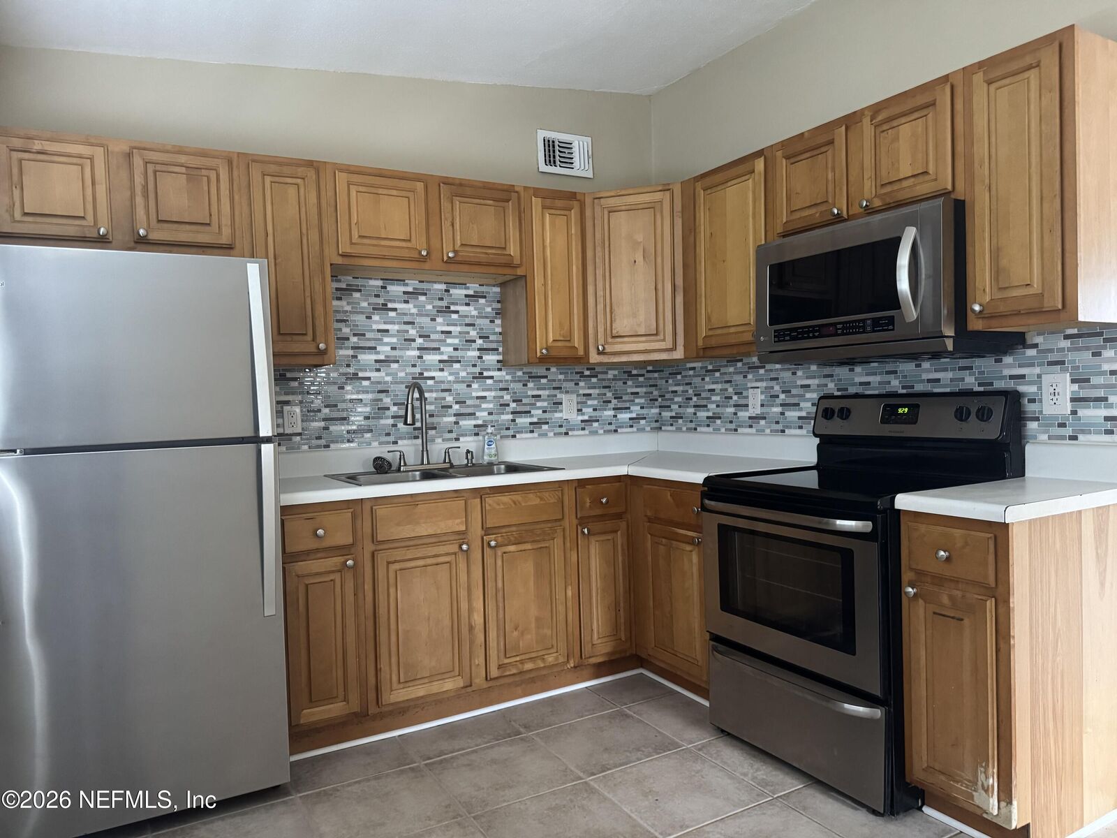 Property Photo: 1240 S Briarcliff Road S FL 32218