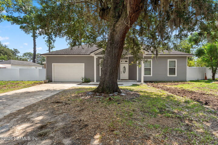 Property Photo: 9369 Madison Avenue FL 32208