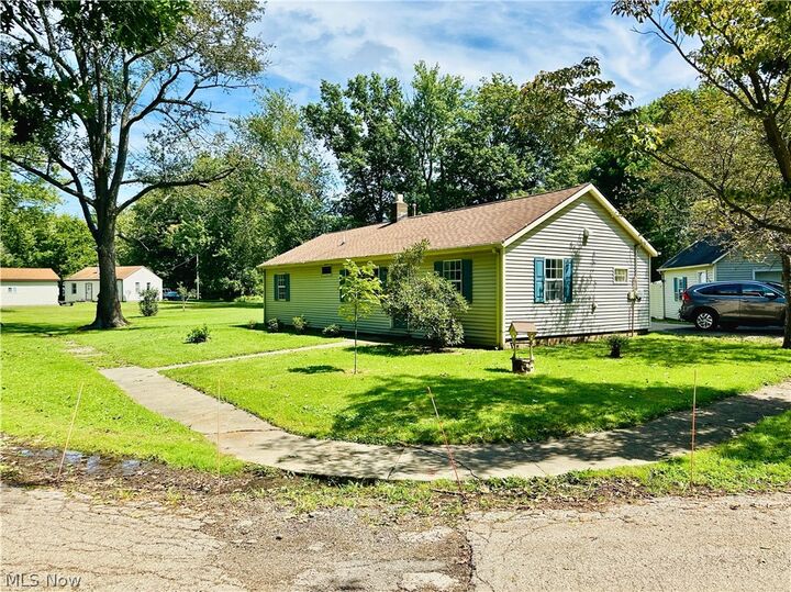 Property Photo:  4940 Valleyview Boulevard  OH 44004 