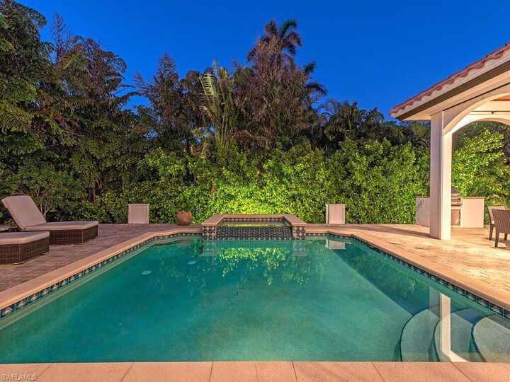 Property Photo: 155 20th Ave S FL 34102