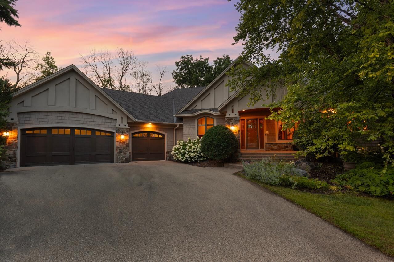 Property Photo:  2180 Crestview Drive  MN 55331 