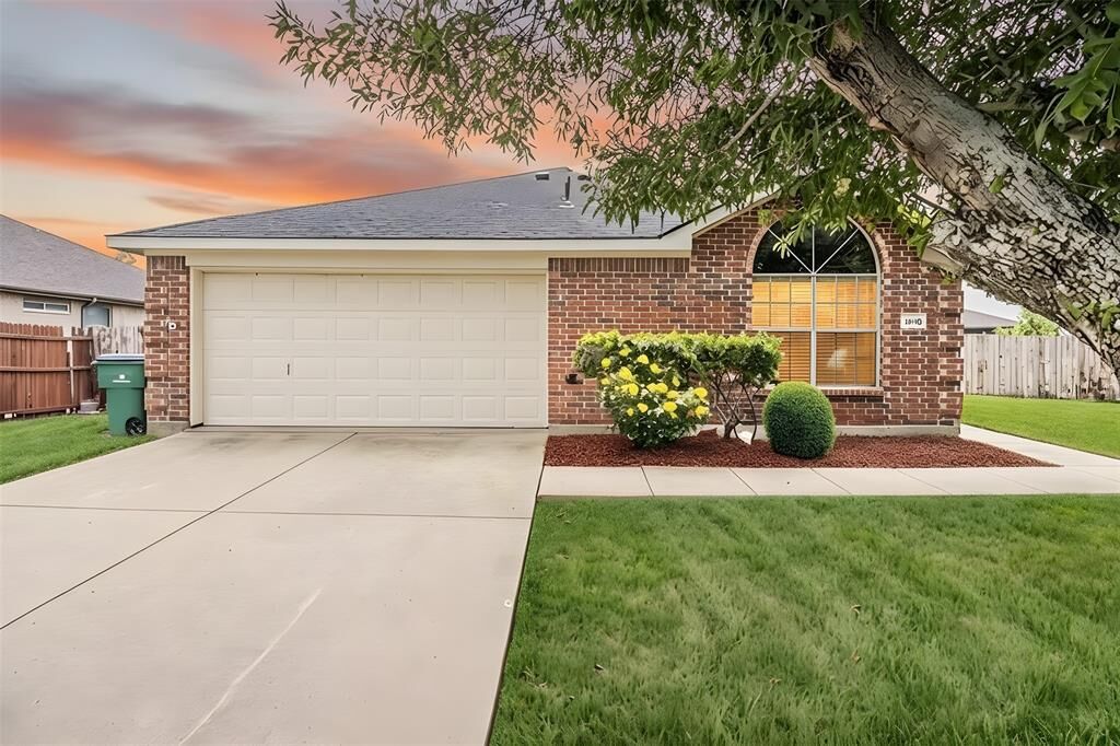 Property Photo:  1070 Mellanie Lane  TX 75009 