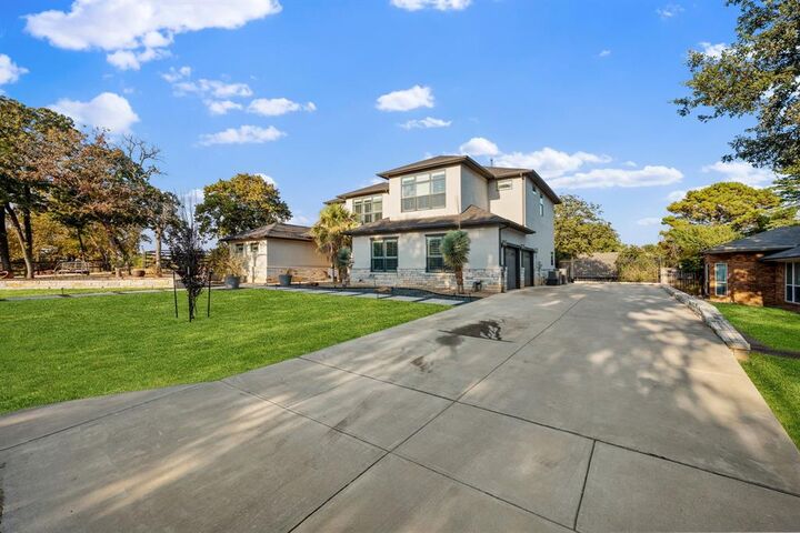 Property Photo: 539 Lavena Street TX 76248