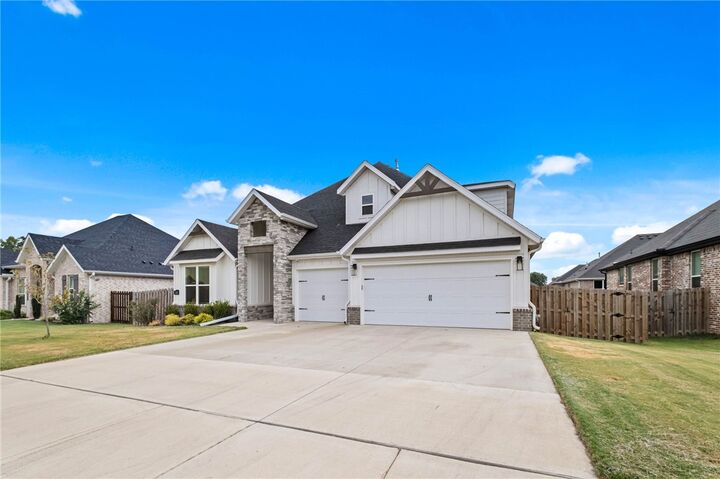 Property Photo:  2104 Crandall Road  AR 72751 