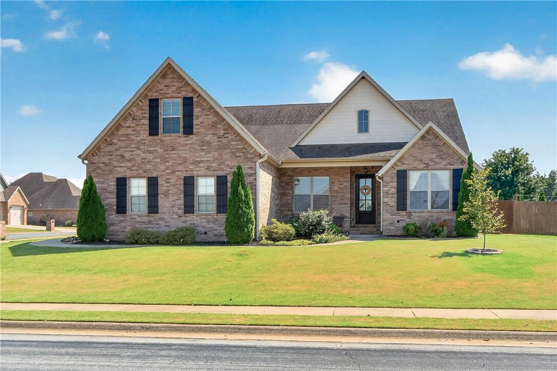 Property Photo: 212 Saint Vincent Street AR 72745