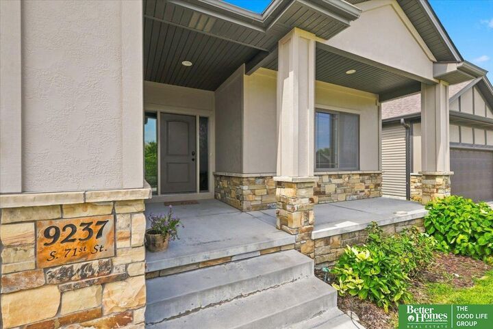 Property Photo:  9237 S 71st Street  NE 68516 