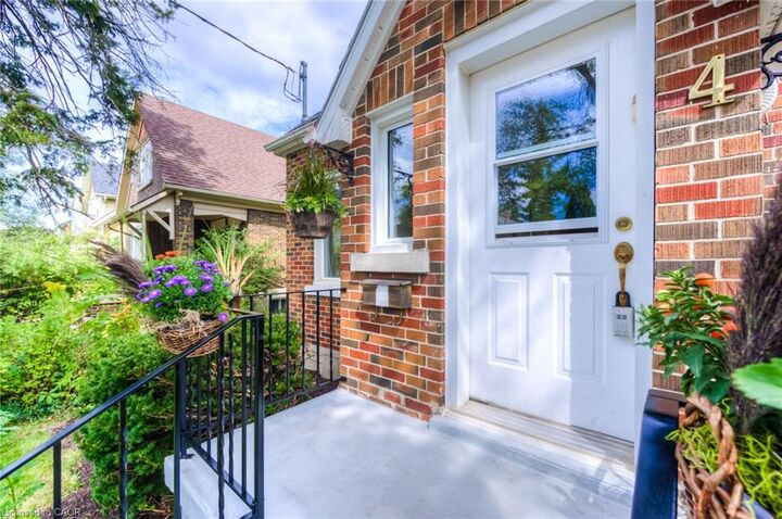 Property Photo: 4 Dunbar Road N ON N2L 2C7