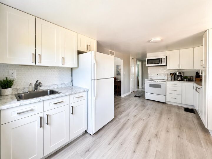 Property Photo: 12 Ives Point Road PE C0B 1T0