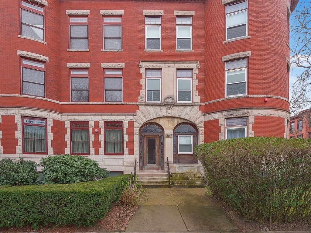 Property Photo: 1871 Beacon St 4A MA 02445