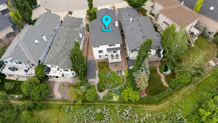 32 Valley Crest Gardens NW — photo 1