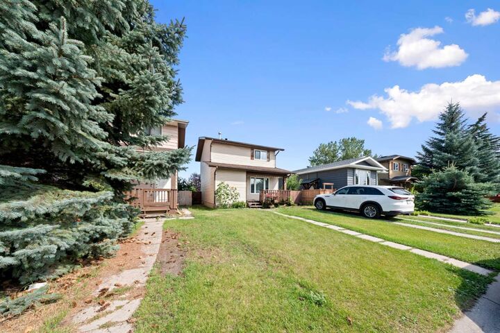 Property Photo:  32 Shawmeadows Road SW  AB T2Y 1B2 