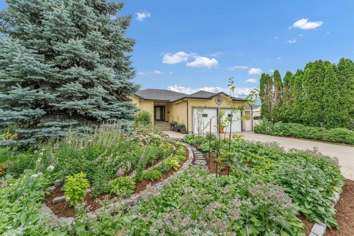 Property Photo: 143 Spruce Close SE AB T1B 4L7