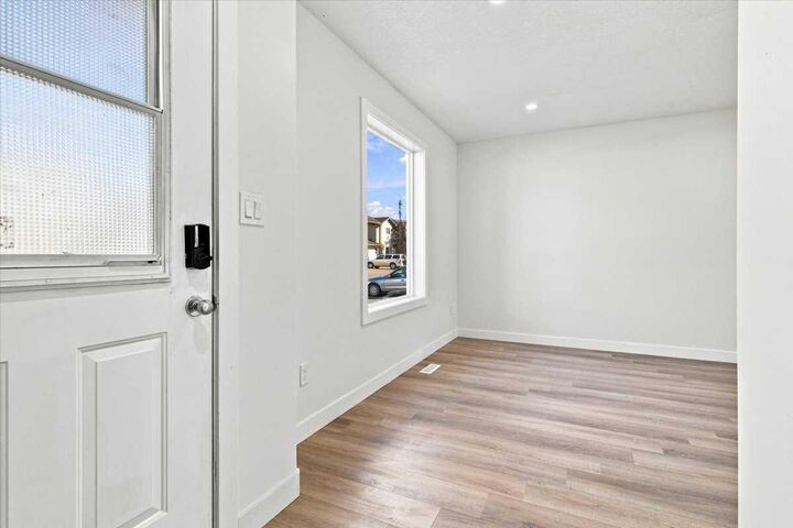 Property Photo: 10150 121 138 AB T8V 8H2