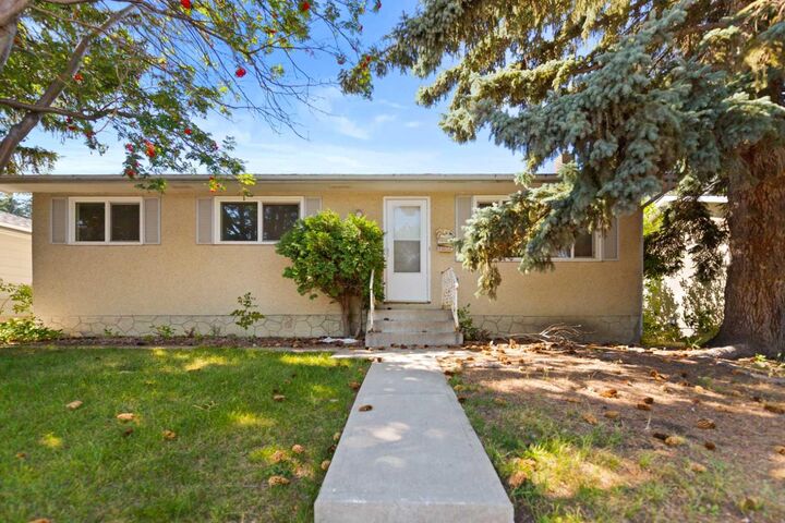 7203 8 Street NW — photo 1