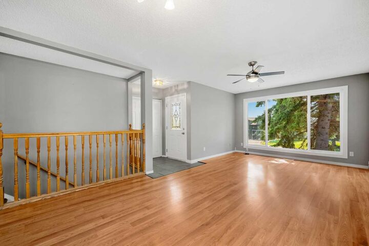Property Photo:  125 Carr Place  AB T1S 1E2 