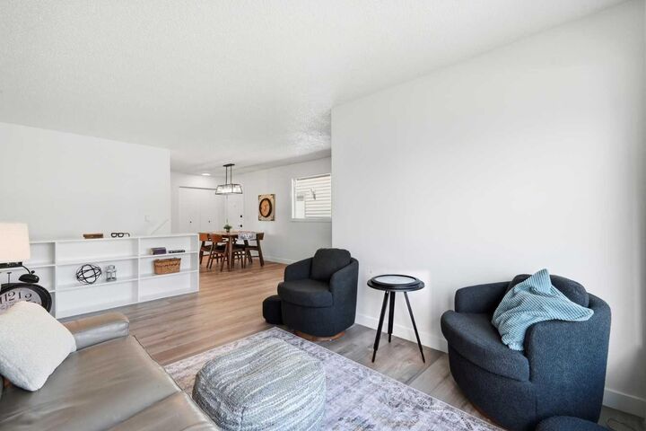Photo de la propriété: 2333 16 Street SE AB T2G 3R1