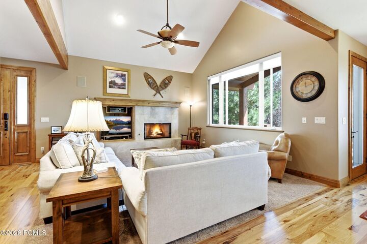 Property Photo: 1072 N Turnberry Court UT 84049