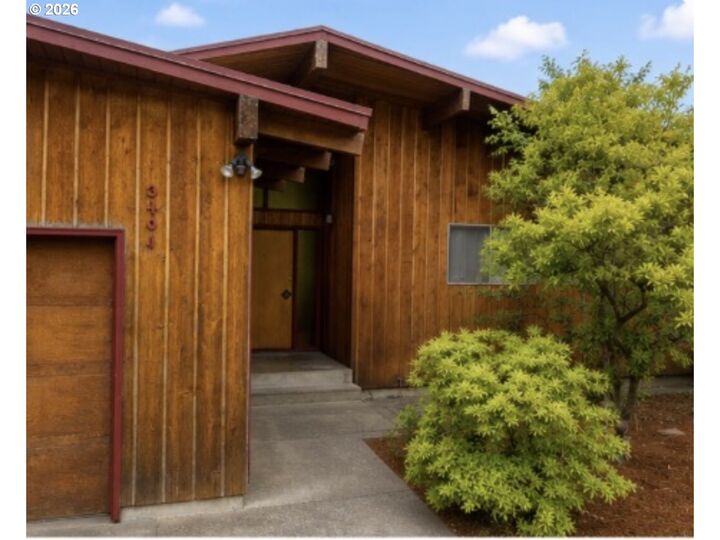 Property Photo: 3401 NW Crest Dr OR 97330