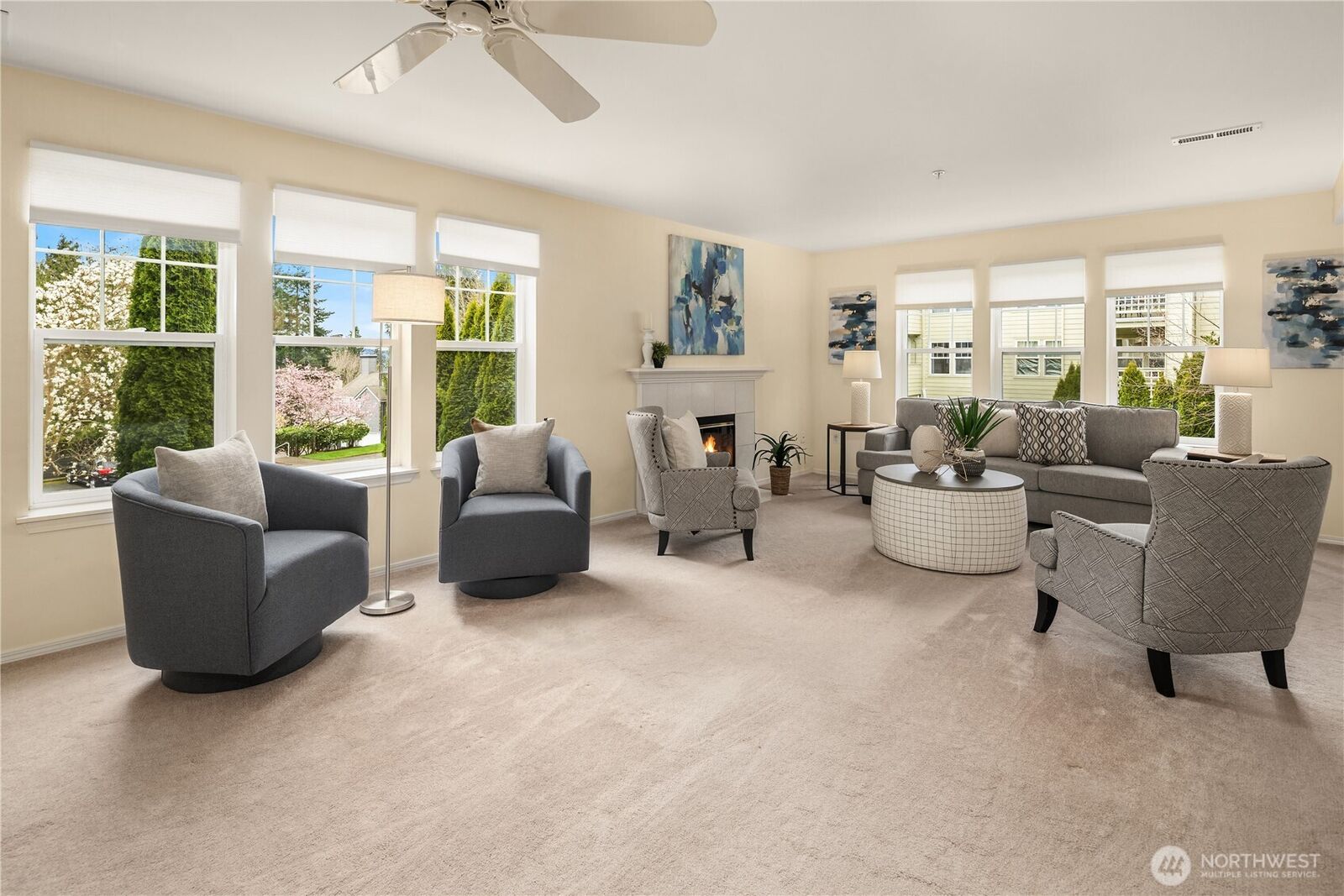 Property Photo:  4133  224th Lane SE 213  WA 98029 