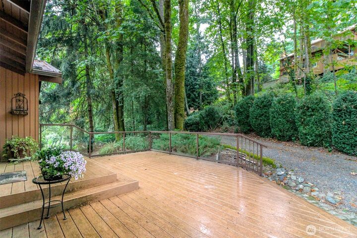 Property Photo:  4917  145th Avenue SE  WA 98006 