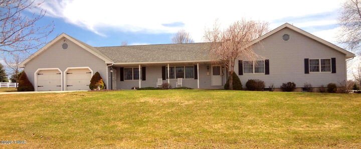 Property Photo:  117 Alfred Drive  PA 18426 