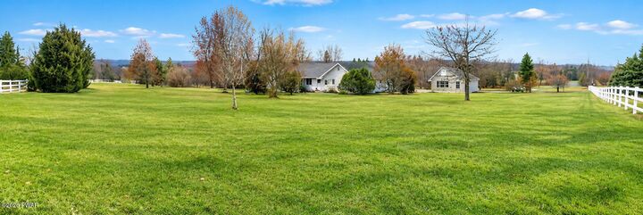 Property Photo:  117 Alfred Drive  PA 18426 