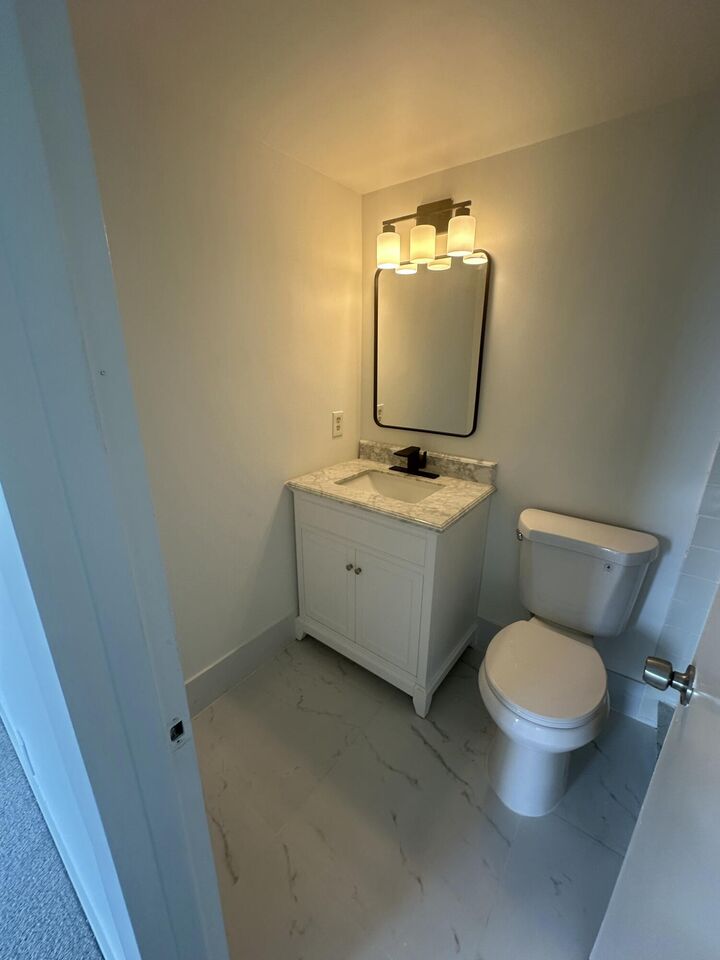 Property Photo:  205 Mansfield Way E  FL 33434 