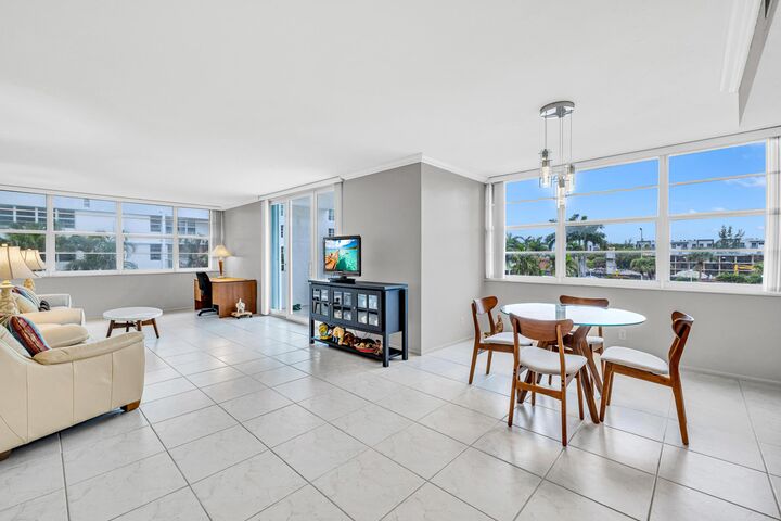 Property Photo:  1170 N Federal Highway 312  FL 33304 