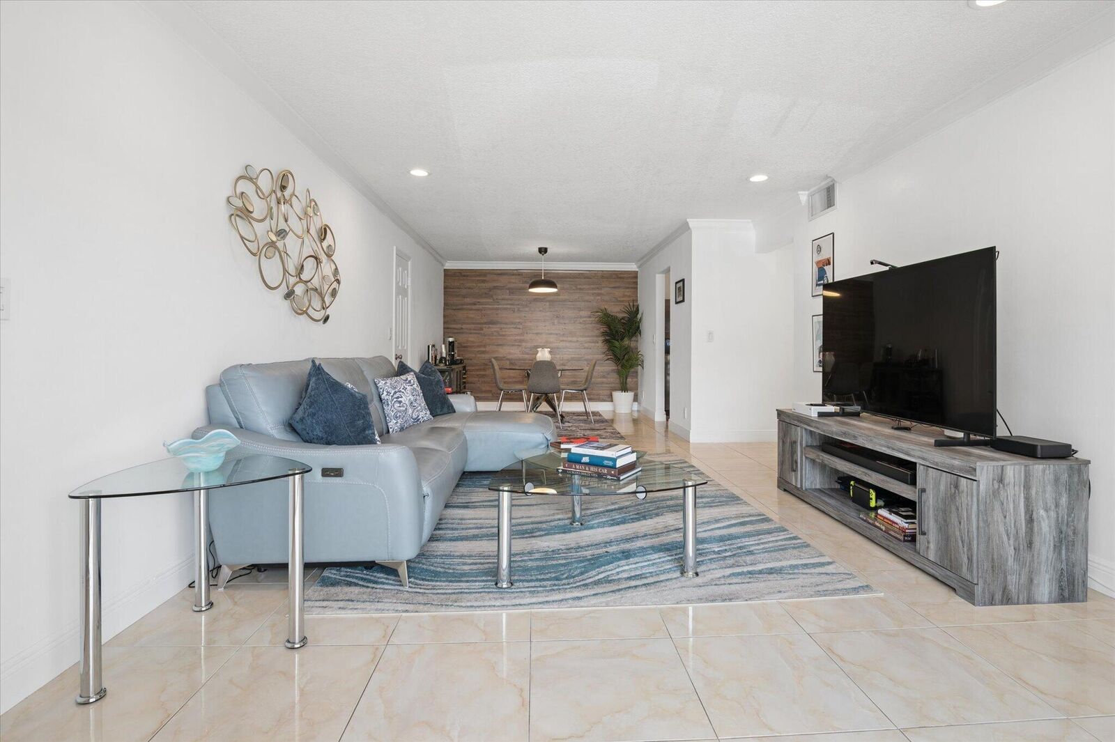 Property Photo:  6287 Bay Club Drive 2  FL 33308 