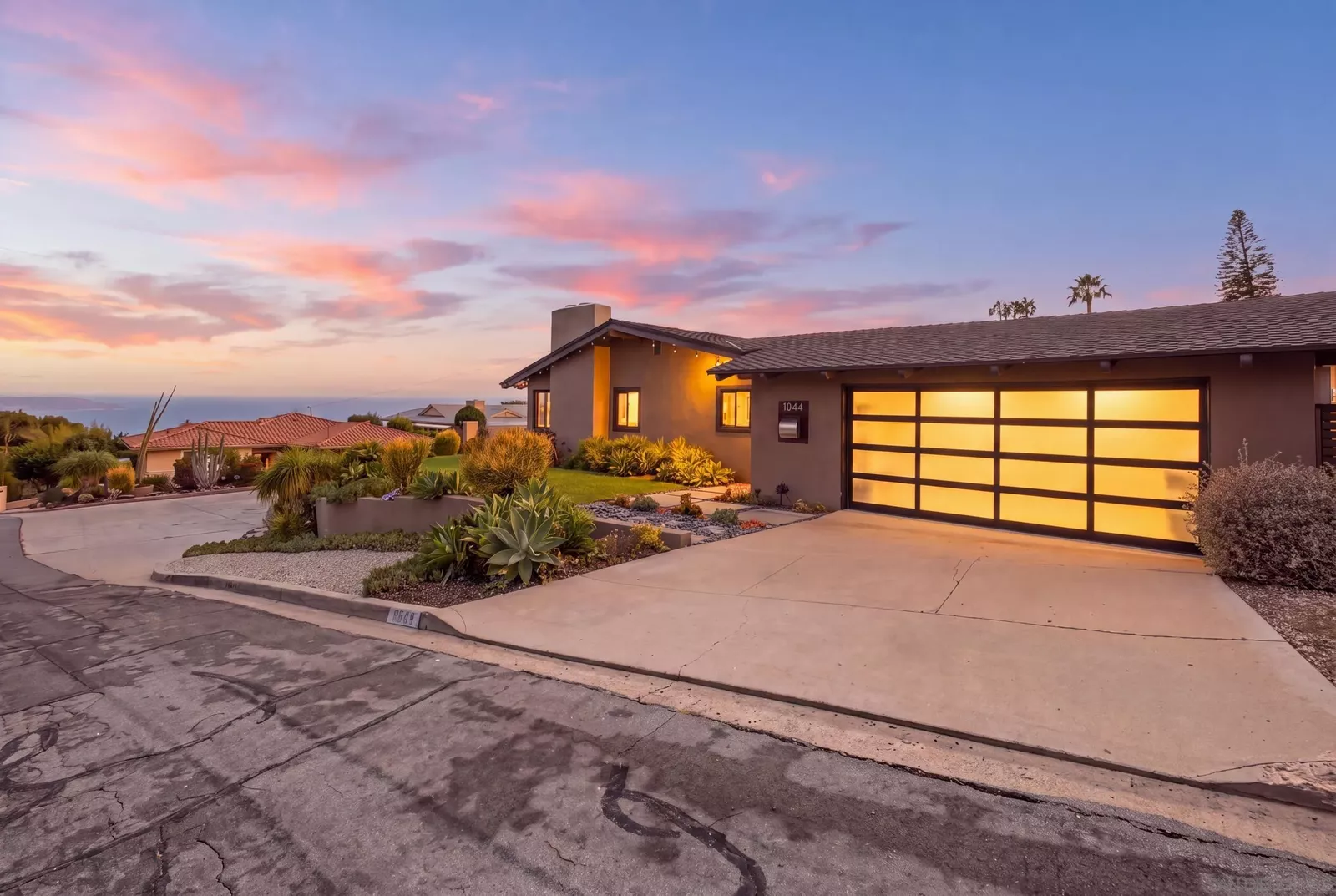 Property Photo:  1044 Avenida Amantea  CA 92037 