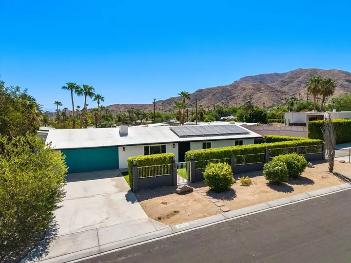 Property Photo:  38700 Paradise Way  CA 92234 