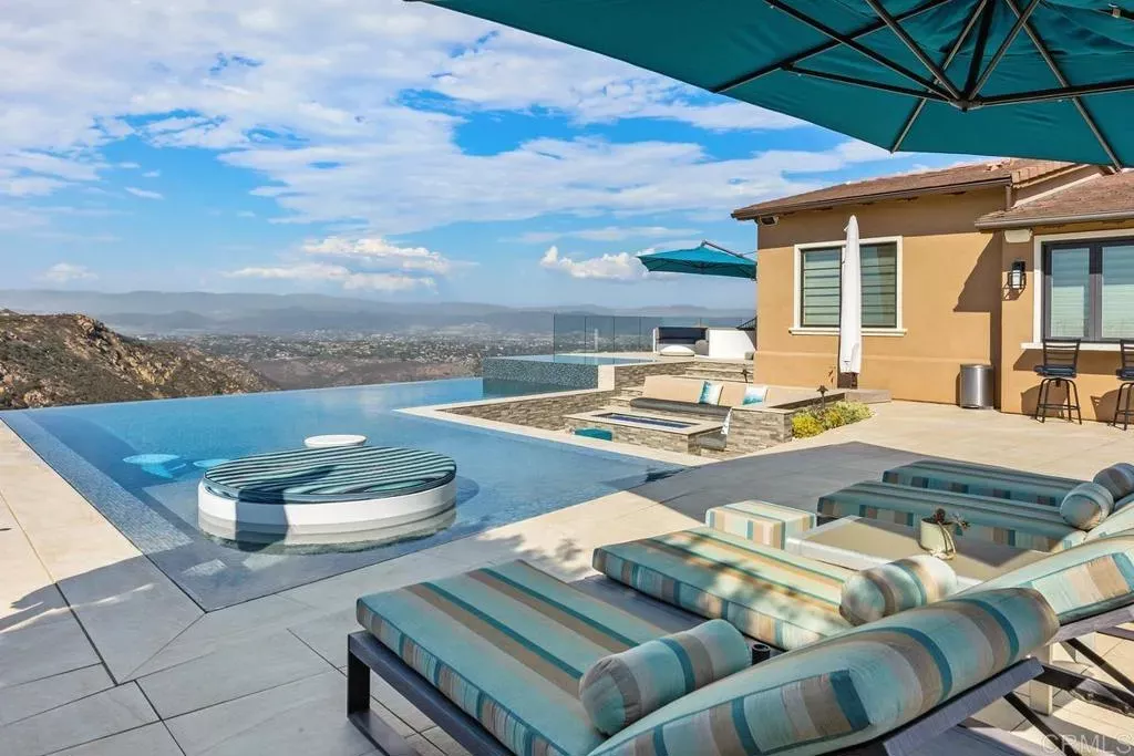 Property Photo:  18338 Avenida Apice  CA 92067 