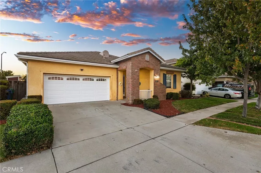 Property Photo:  2547 Logan  CA 93455 