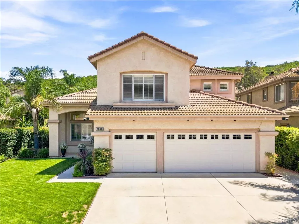 Property Photo:  1848 Autumn Place  CA 93065 