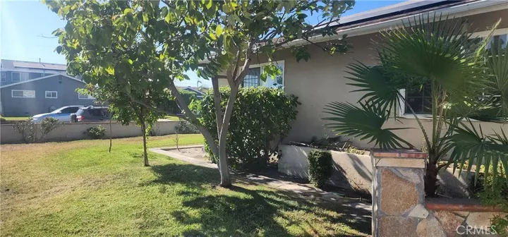 Property Photo:  1943 W Victoria  CA 92804 