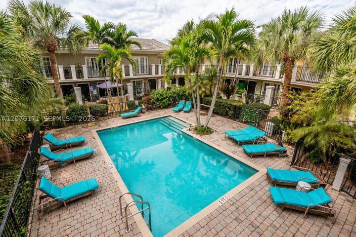Property Photo: 1000 Palm Trl 8 FL 33483