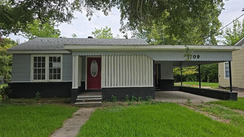 Property Photo: 1709 13th Street LA 70601