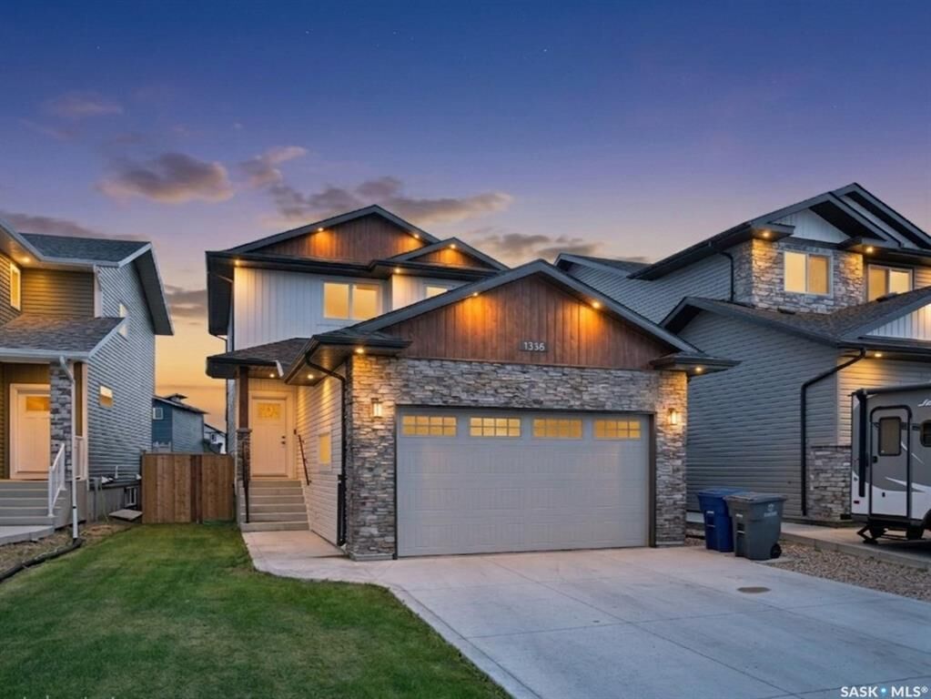 Property Photo: 1336 Parr Hill Drive SK S0K 2T1