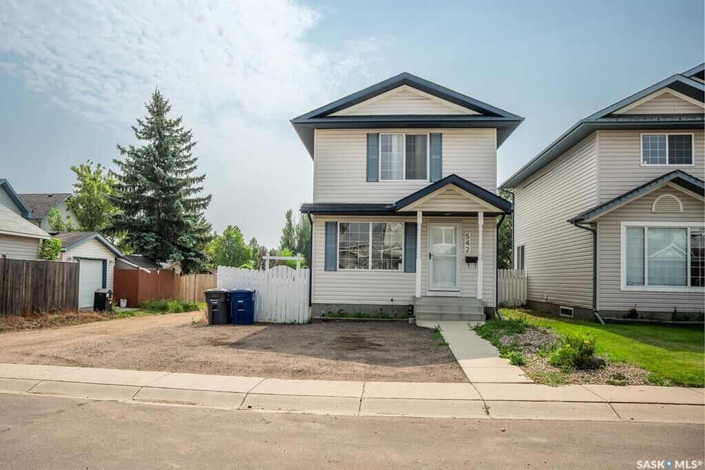 Property Photo:  542 Carter Way  SK S7L 7J1 