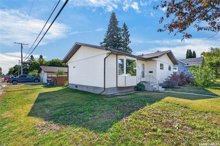 Property Photo:  640 13th Street  SK S0K 2A0 