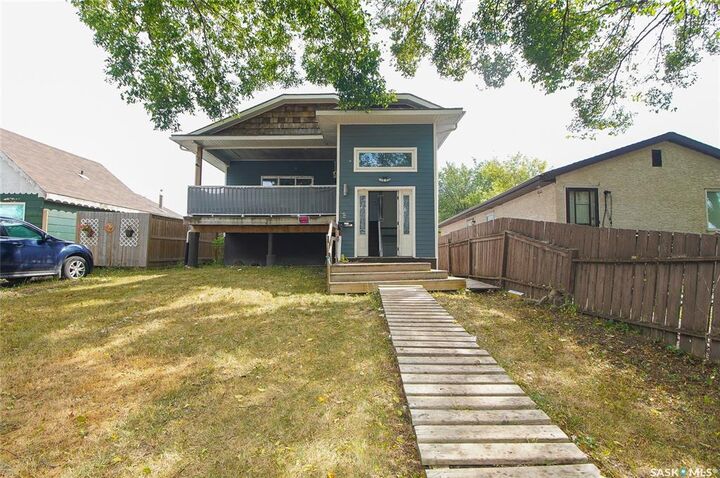 417 Robinson Street A B — photo 1