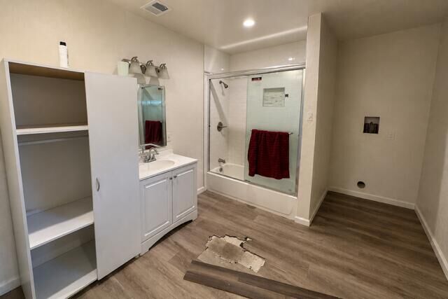Property Photo:  429 B Street  CA 93245 
