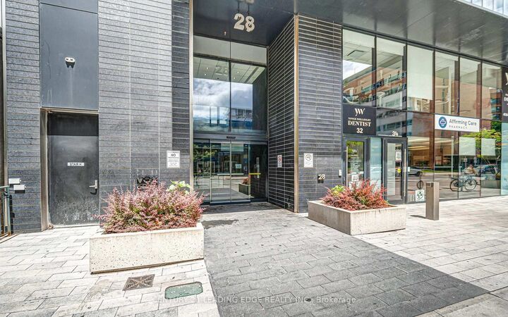 Property Photo: 28 Wellesley Street E 3208 ON M4Y 0C4
