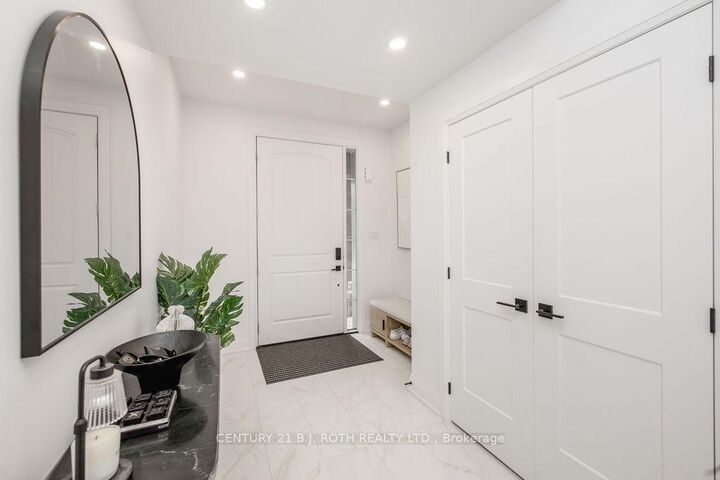 Photo de la propriété:  34 Kiernan Crescent N  ON L9R 0V3 