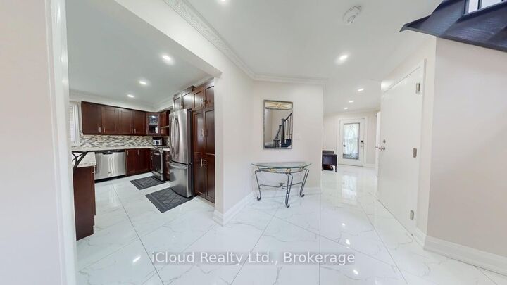 Property Photo: 71 Tufton Crescent ON L7A 3J2