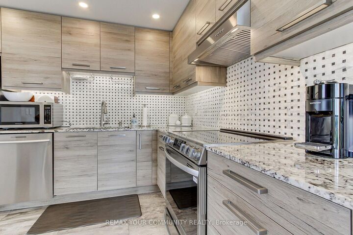Property Photo: 40 Harding Boulevard 1114 ON L4C 9S5