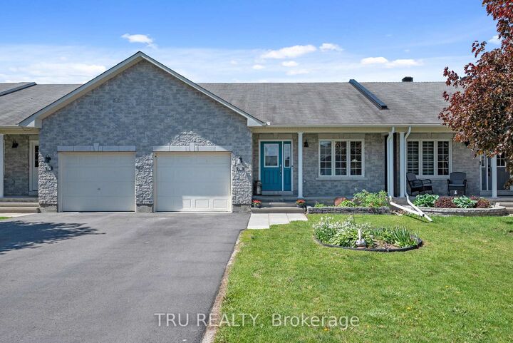 Property Photo: 76 Johanna Street ON K0A 1A0