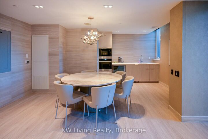 Property Photo:  185 Alberta Avenue 303  ON M6C 0A5 