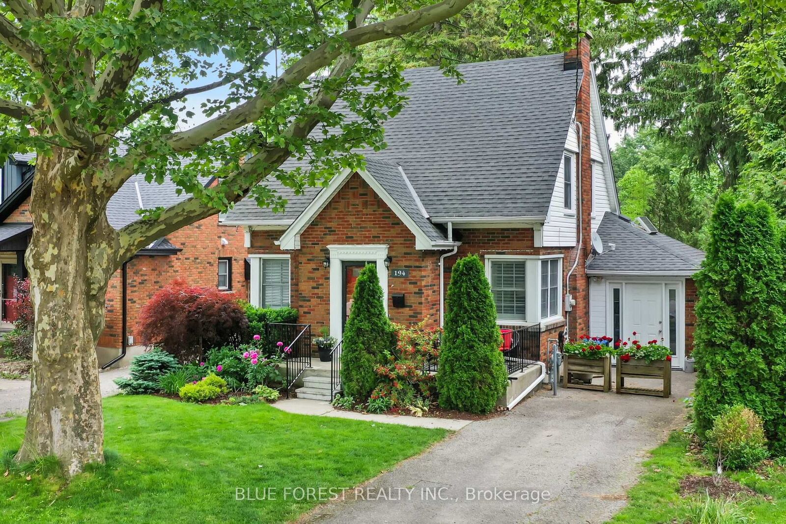 Property Photo: 194 Belgrave Avenue ON N6C 4B9