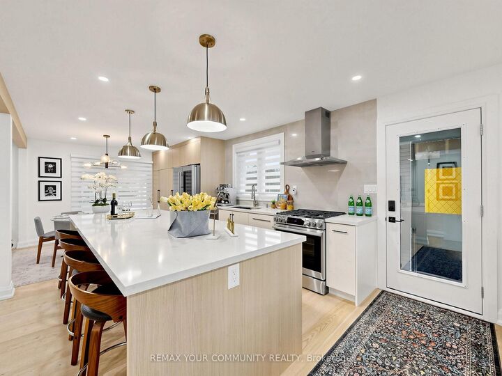 Property Photo: 299 Horsham Avenue ON M2R 1G5